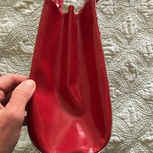 Red Leather Flowered Shoulder Bag - Picture 15 of 15